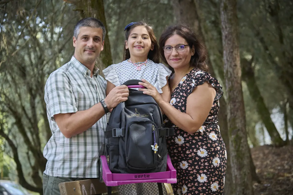 Só com a filha mais nova de sete anos, Ester e Sandro calculam gastar cerca de 217 euros em materiais, manuais e cadernos de atividades