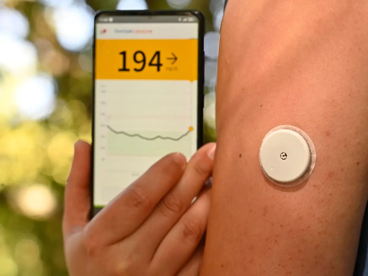 Infarmed diz serem disponibilizados cem mil sensores por mês