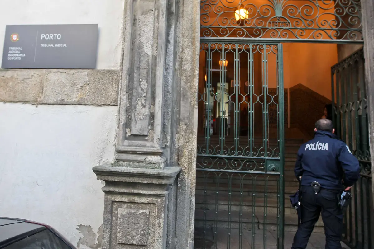 Juízes do Tribunal São João Novo, no Porto, absolveram arguidos