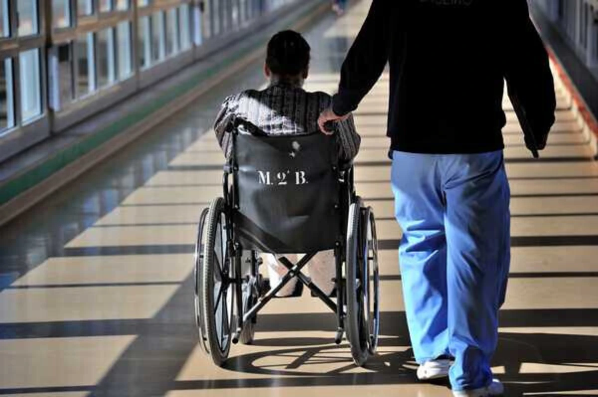 Carreira dos técnicos auxiliares de saúde foi publicada em 2023