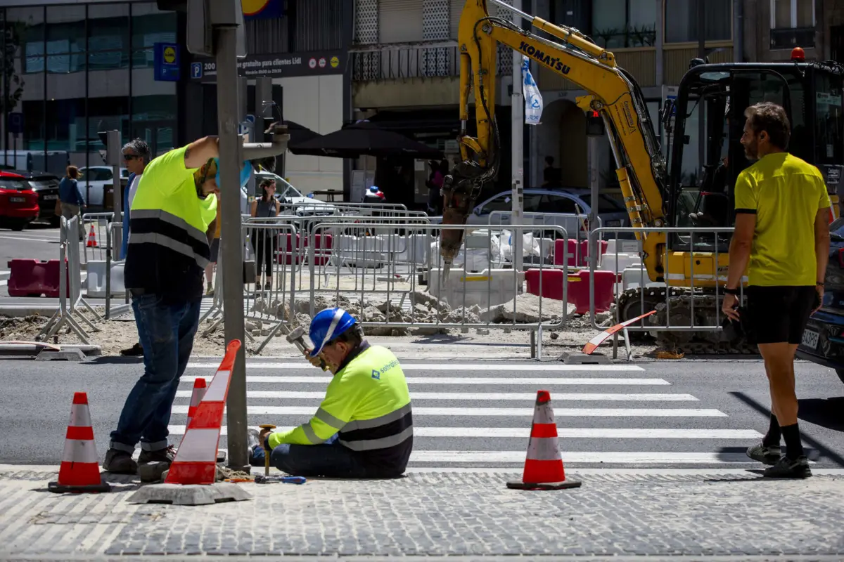 As reclamações estendem-se ao Mercado do Bom Sucesso, onde avança a Linha Rosa