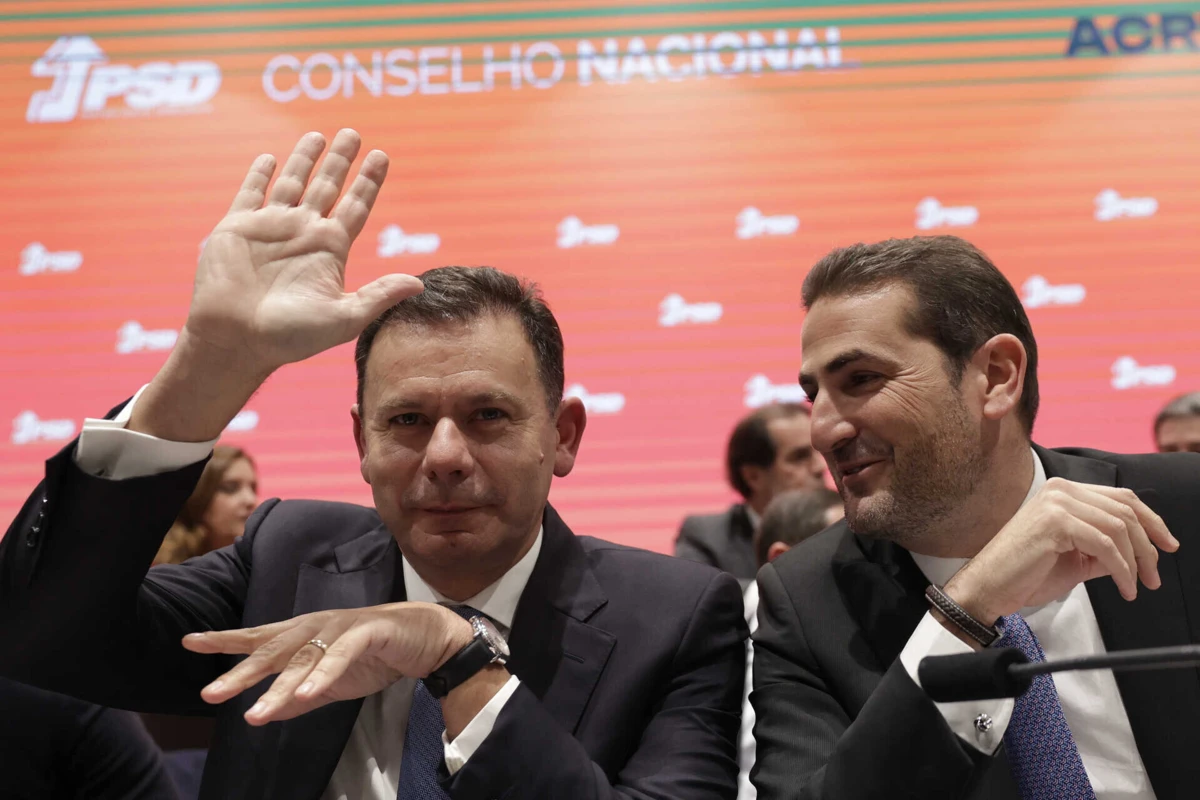Luís Montenegro, presidente do PSD, e Hugo Soares, secretário-geral do partido