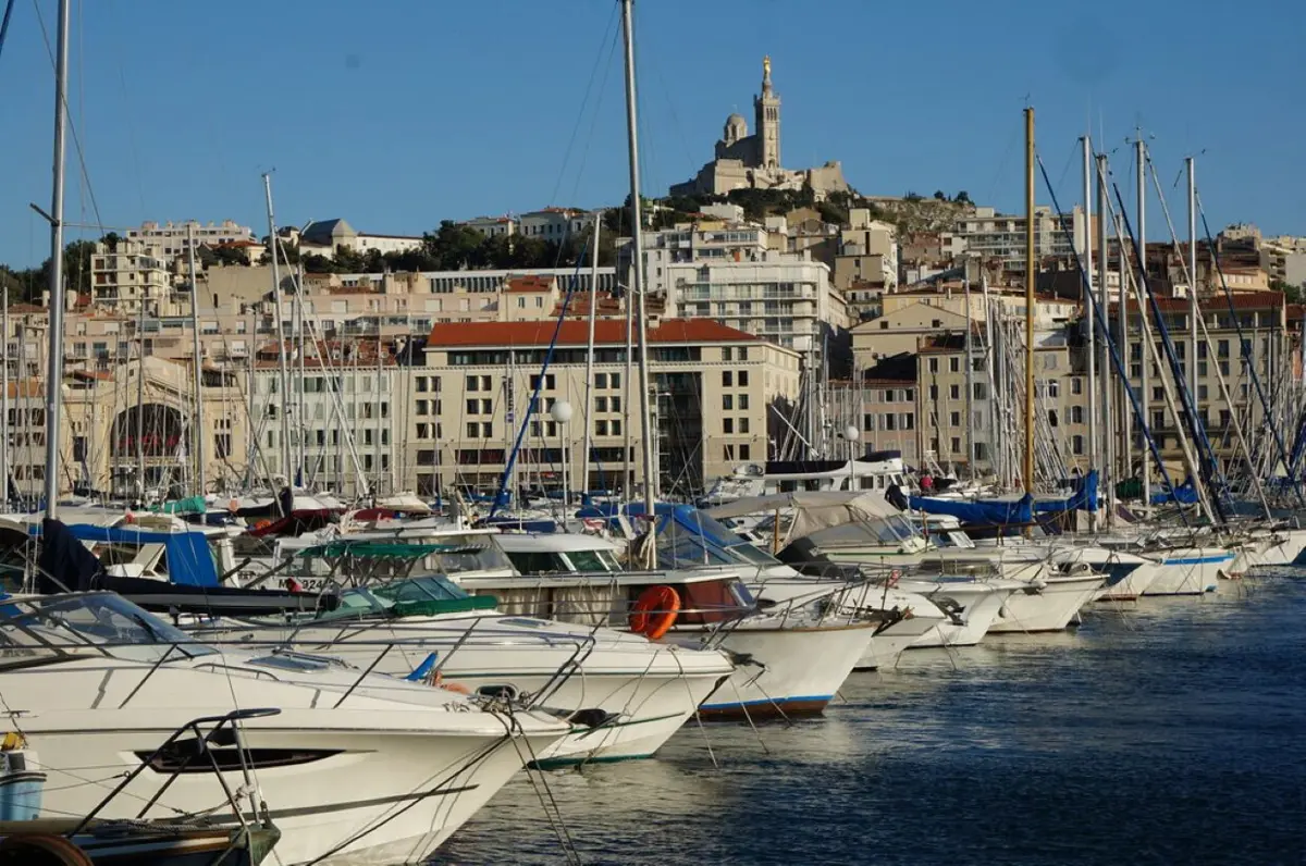 Marselha é a segunda maior cidade de França e passa a contar com um voo direto desde o Funchal