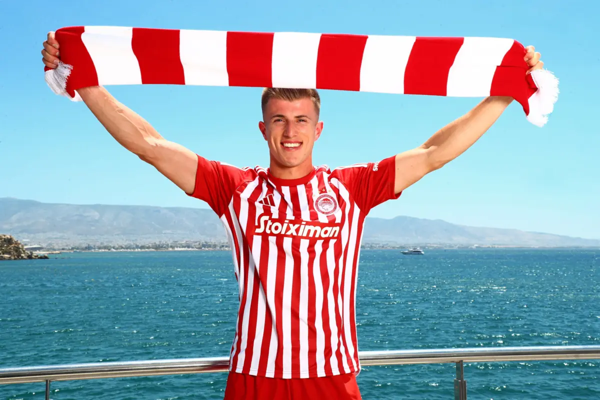 Costinha embarca na primeira aventura fora de Portugal