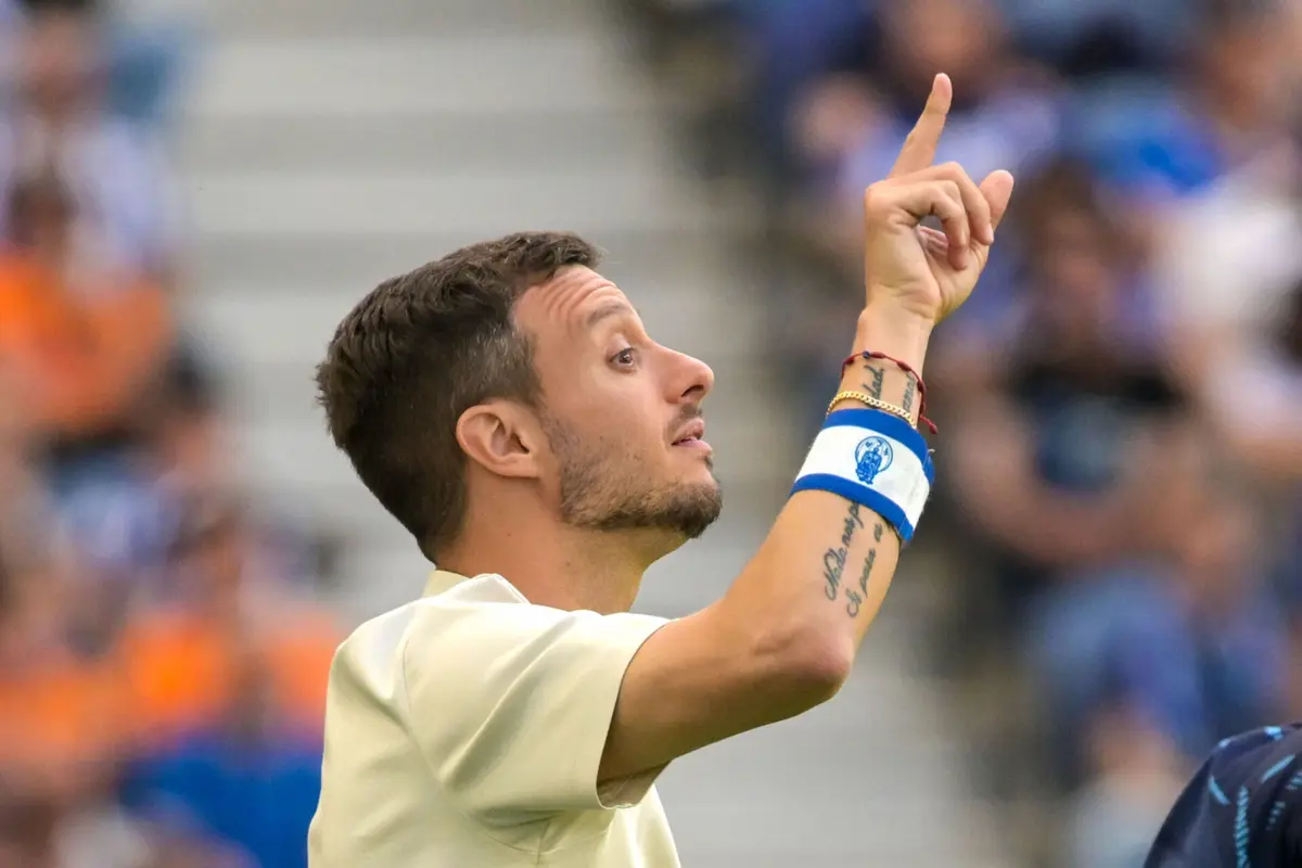 F. C. Porto venceu Nacional por 3-0