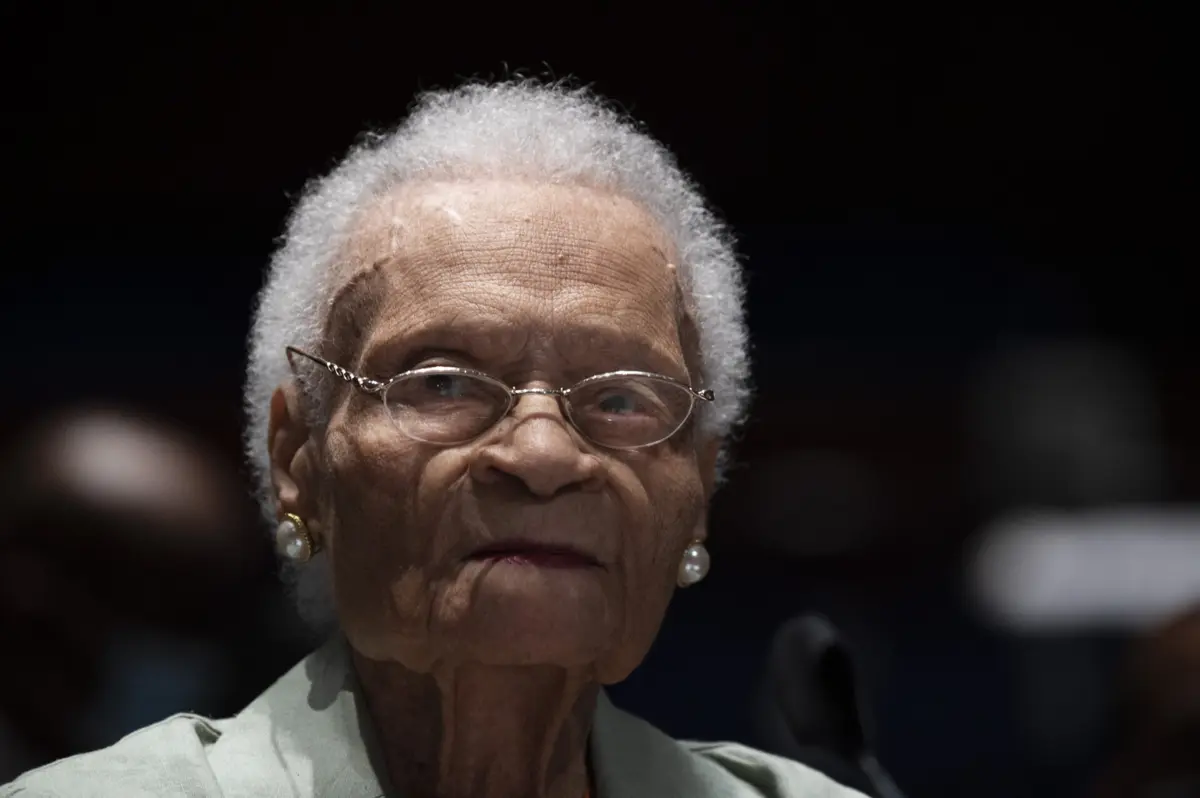 Imagem de contexto do artigo Viola Fletcher, uma das últimas sobreviventes do massacre de Tulsa, morre aos 111 anos