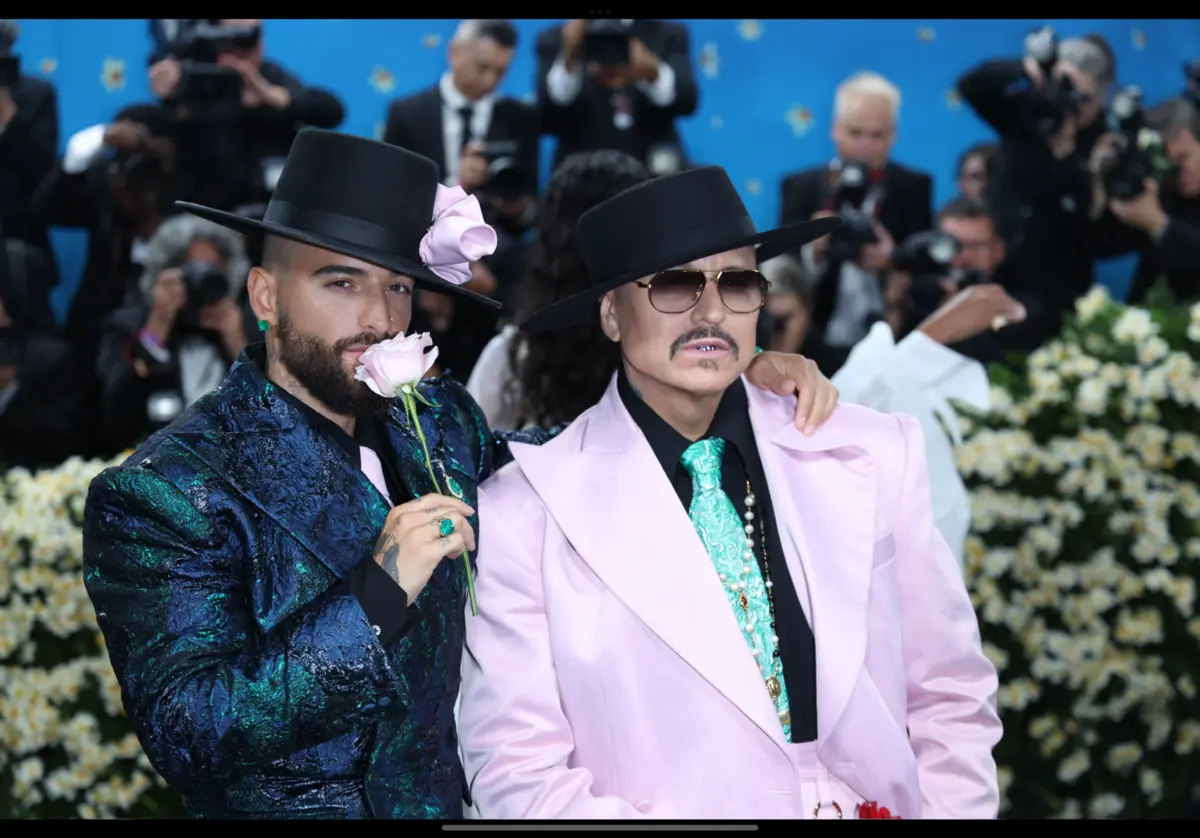 Maluma e Willy Chavarria pisaram a passadeira azul com sapatos "made in Portugal"