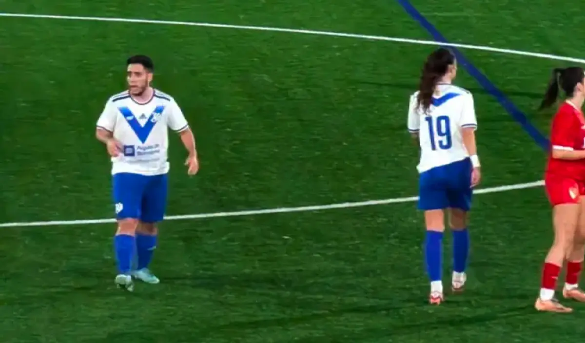 O aparecimento de barba é uma das consequências hormonais associadas à mudança de sexo