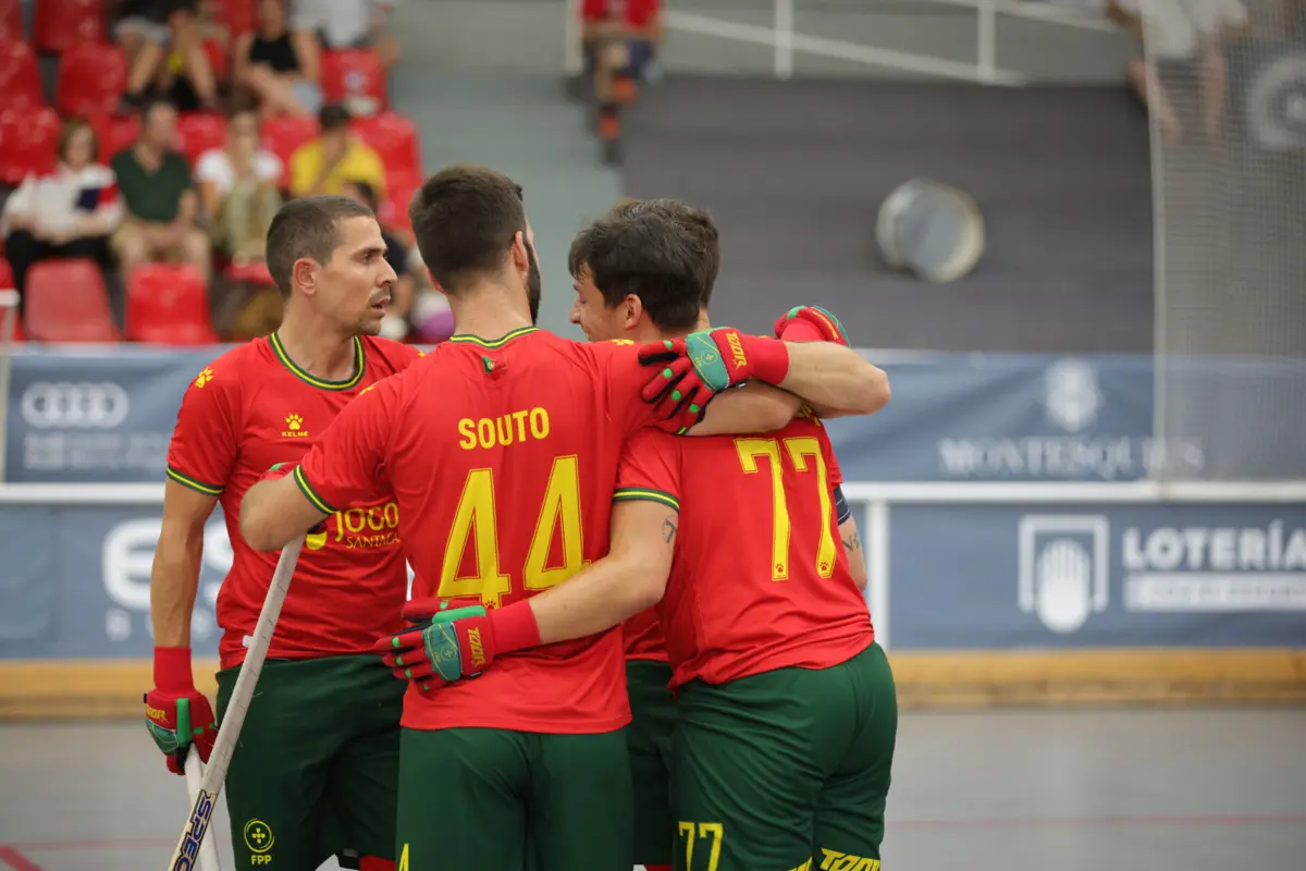 Jogadores portugueses festejam