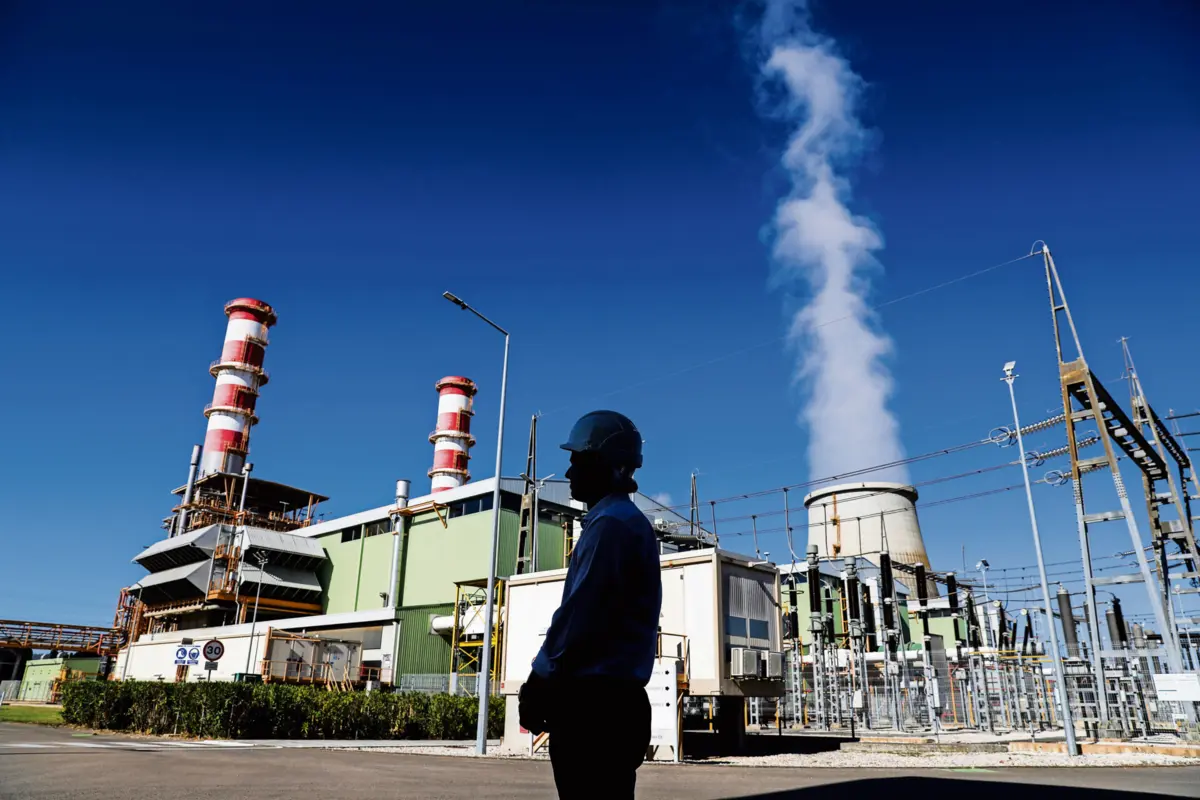 Com a decisão acordada na segunda-feira pelos responsáveis europeus da tutela, está prevista uma eliminação legalmente vinculativa e progressiva das importações de gás russo pela UE