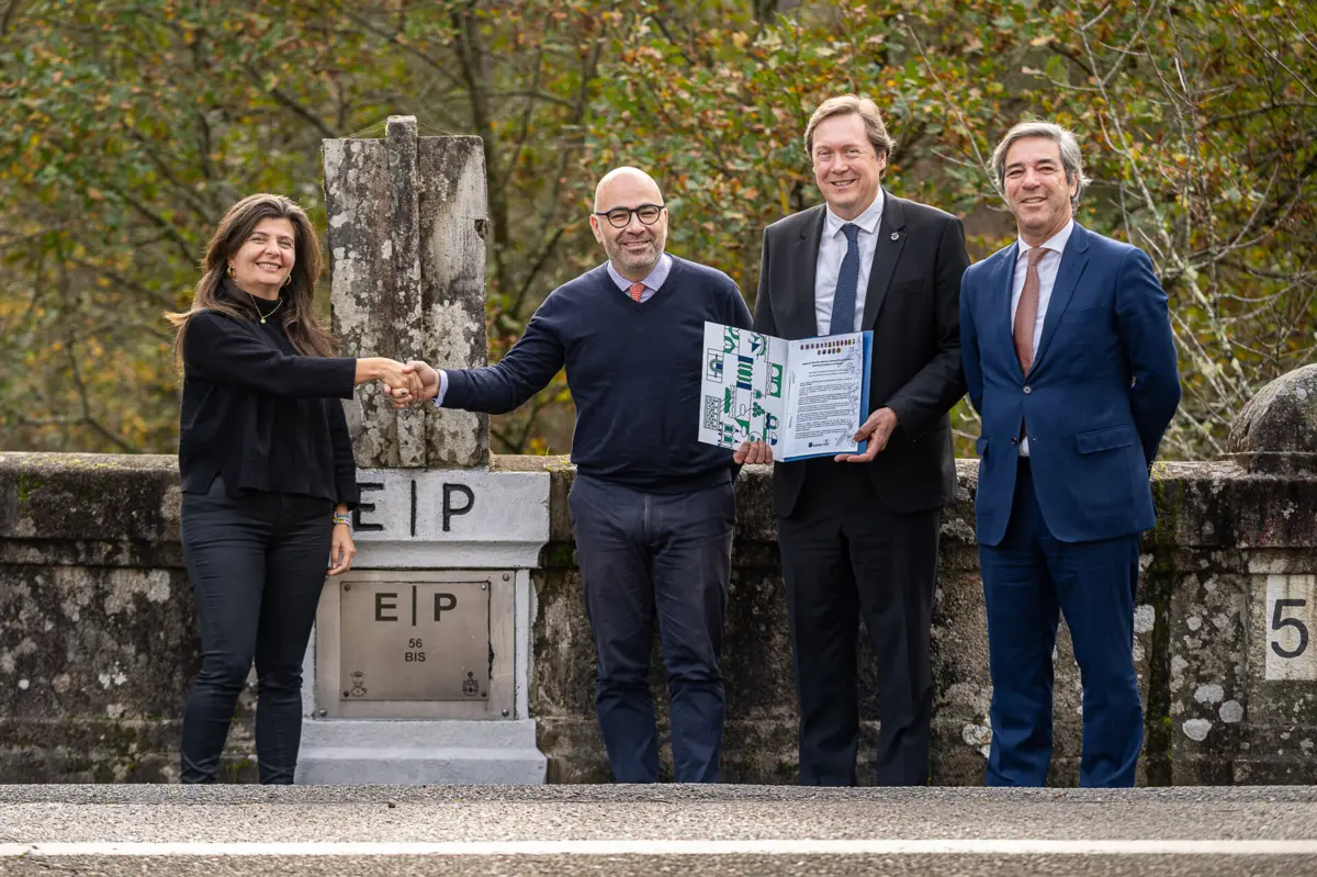 Miguel Pinto Luz foi recebido pelos autarcas de Ponte da Barca e Arcos de Valdevez, Augusto Marinho e João Esteves, juntamente com a alcadesa de Lóbios (Galiza), Maria Del Carmen Yáñez