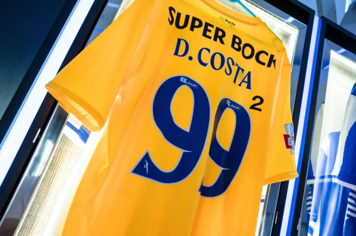 Jogadores do F. C. Porto vão jogar com camisolas especiais em memória de Jorge Costa