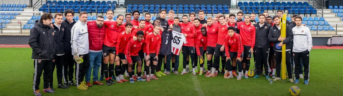 Plantel esteve unido no anúncio do adeus de Paulinho