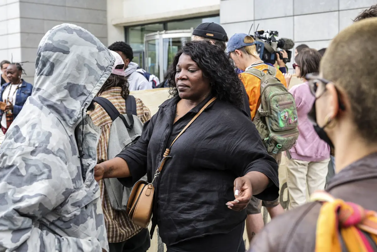 Relação considerou provado que Cláudia Simões foi agredida no interior da viatura da PSP pelo agente Carlos Canha