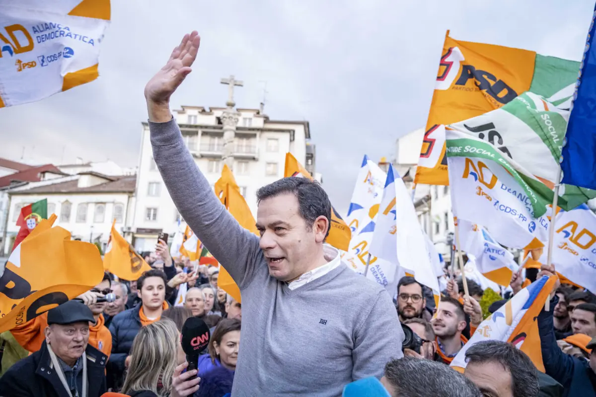 Imagem de contexto do artigo Sondagem Legislativas: AD parte à frente do PS, mas está em perda. Chega em queda livre