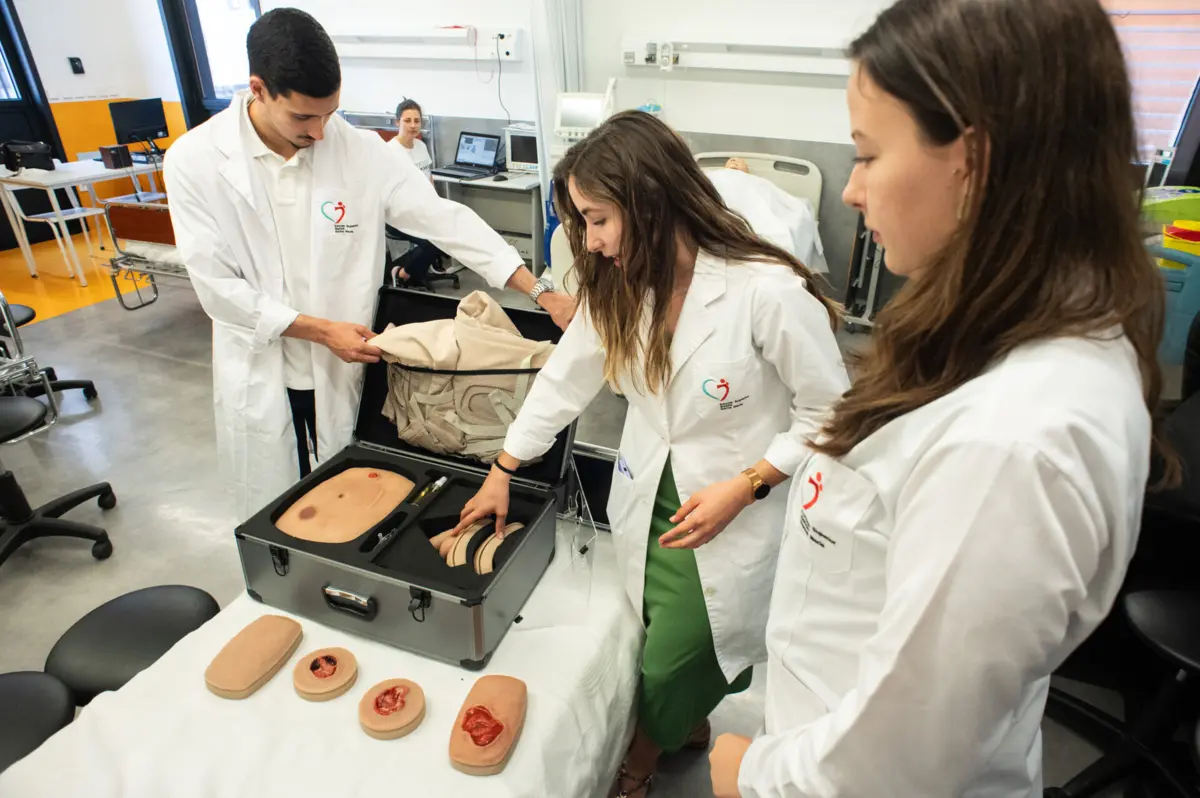 Escola Superior de Saúde Santa Maria treina alunos de Enfermagem