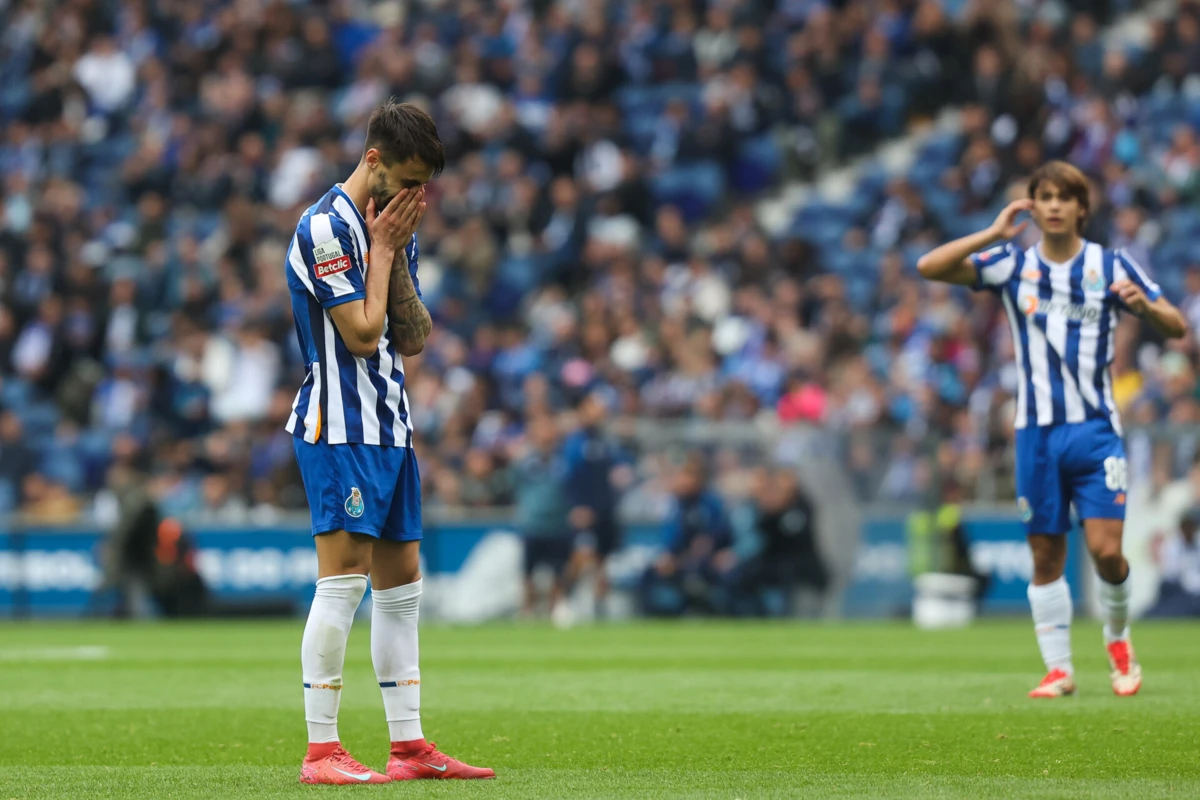 Passagem de Fábio Vieira pelo Dragão não foi feliz
