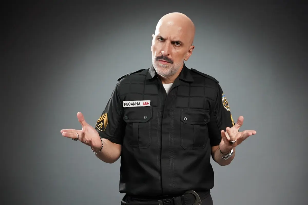 "Peçanha - Protocolo de segurança", monólogo de e com António Tabet, chega a Portugal a 14 de novembro, ao Casino Estoril. Segue-se Leiria (19), Porto (20), Guimarães (21), Portimão (25) e Lisboa (26)