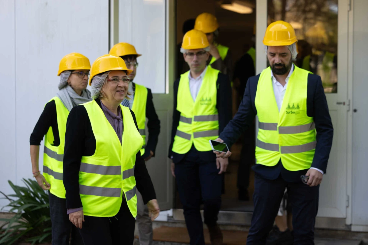 Secretária de Estado da Energia visitou, esta quinta-feira, a central termoelétrica