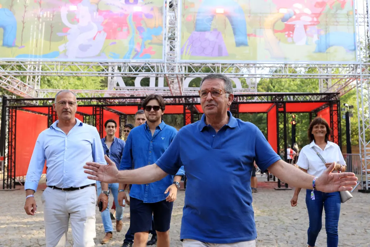 "O que é importante dizer é que a minha candidatura é aberta", referiu