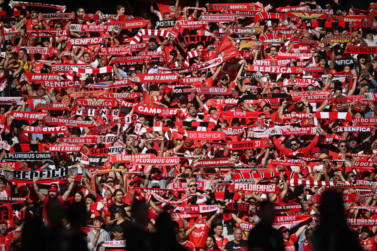 Benfica informa, ainda, que está "sob pena suspensa durante dois anos"