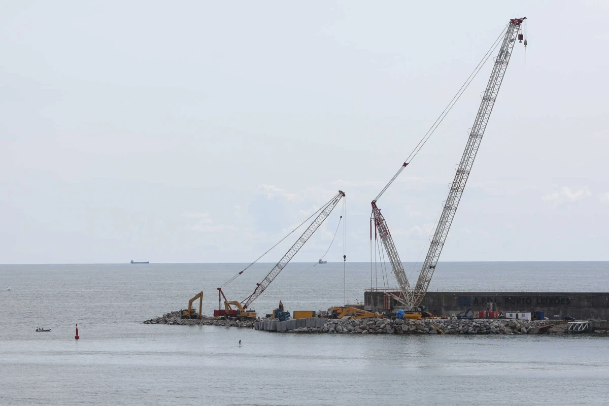Obra na doca n.º 1 do Porto de Leixões vai permitir aumentar a capacidade dos navios de contentores