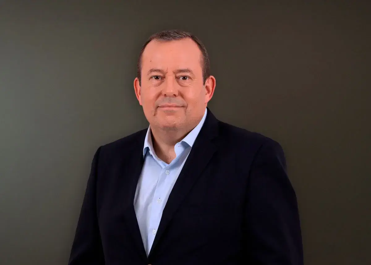 A função de chefe de gabinete era desempenhada por Vítor Escária