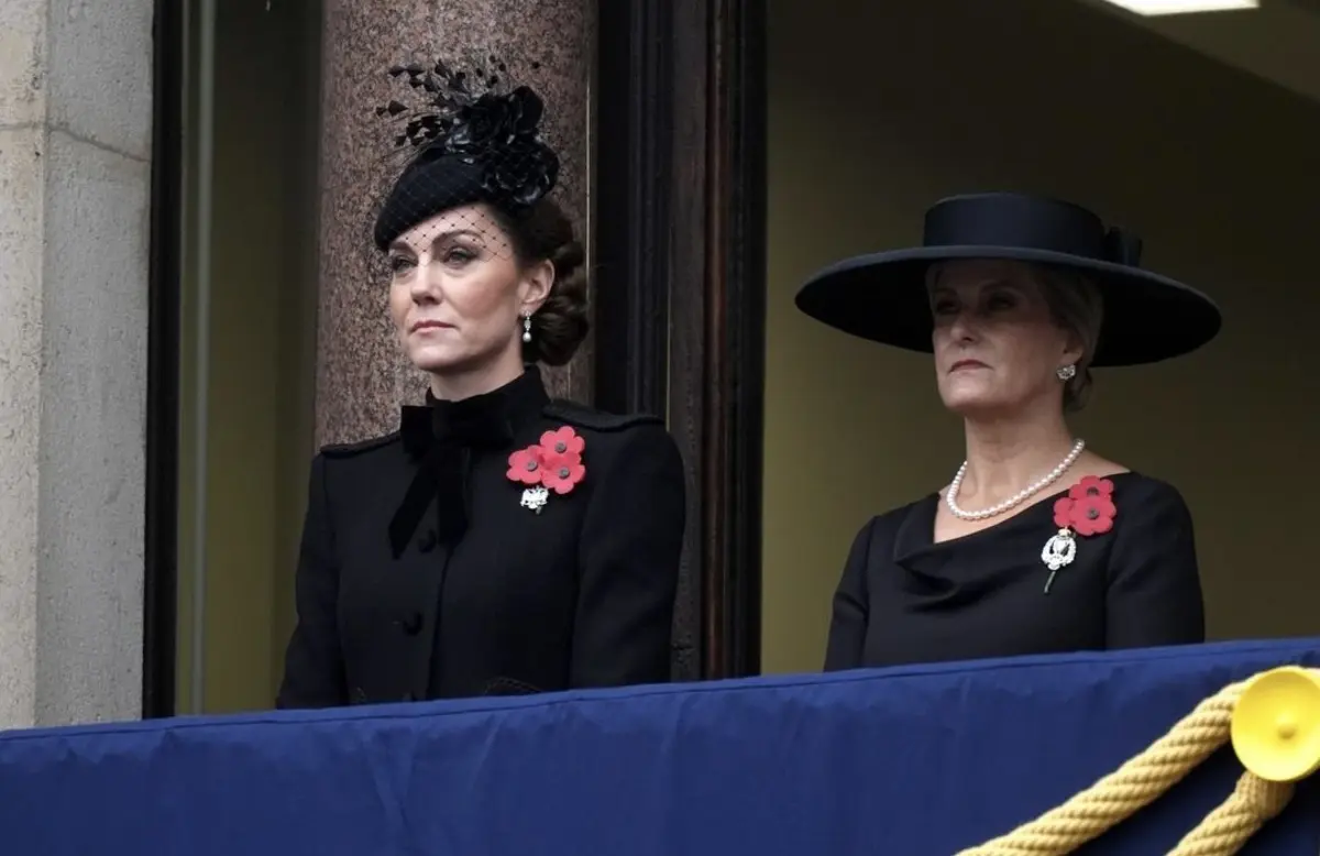 Este domingo, a princesa de Gales assistiu a cerimónia ao lado da duquesa de Edimburgo