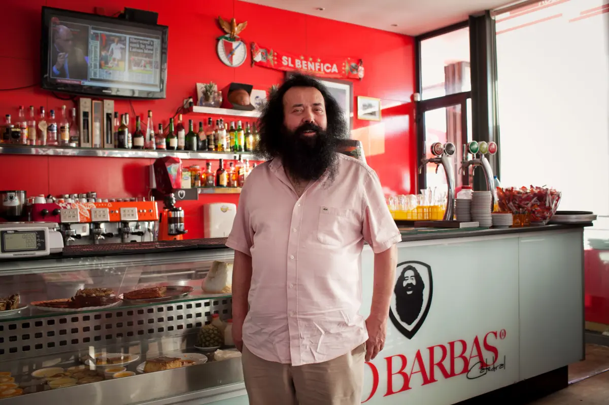 Restaurante “O Barbas” no paredão da Caparica