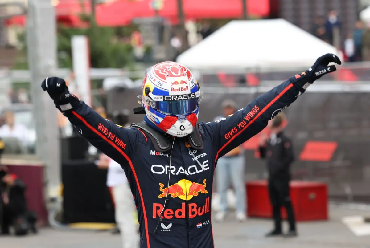 Verstappen venceu em Baku