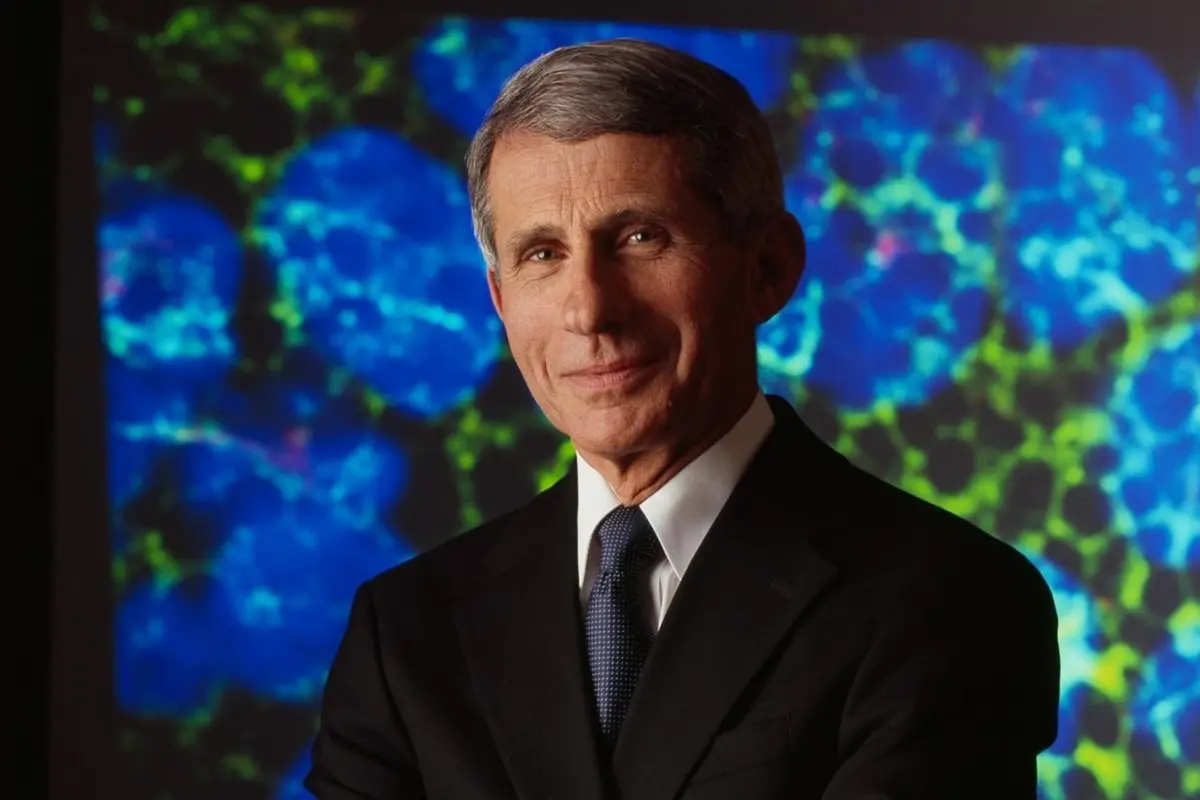 Fauci continua a enfrentar ameaças de pessoas que acreditam em teorias da conspiração sobre a pandemia e as vacinas