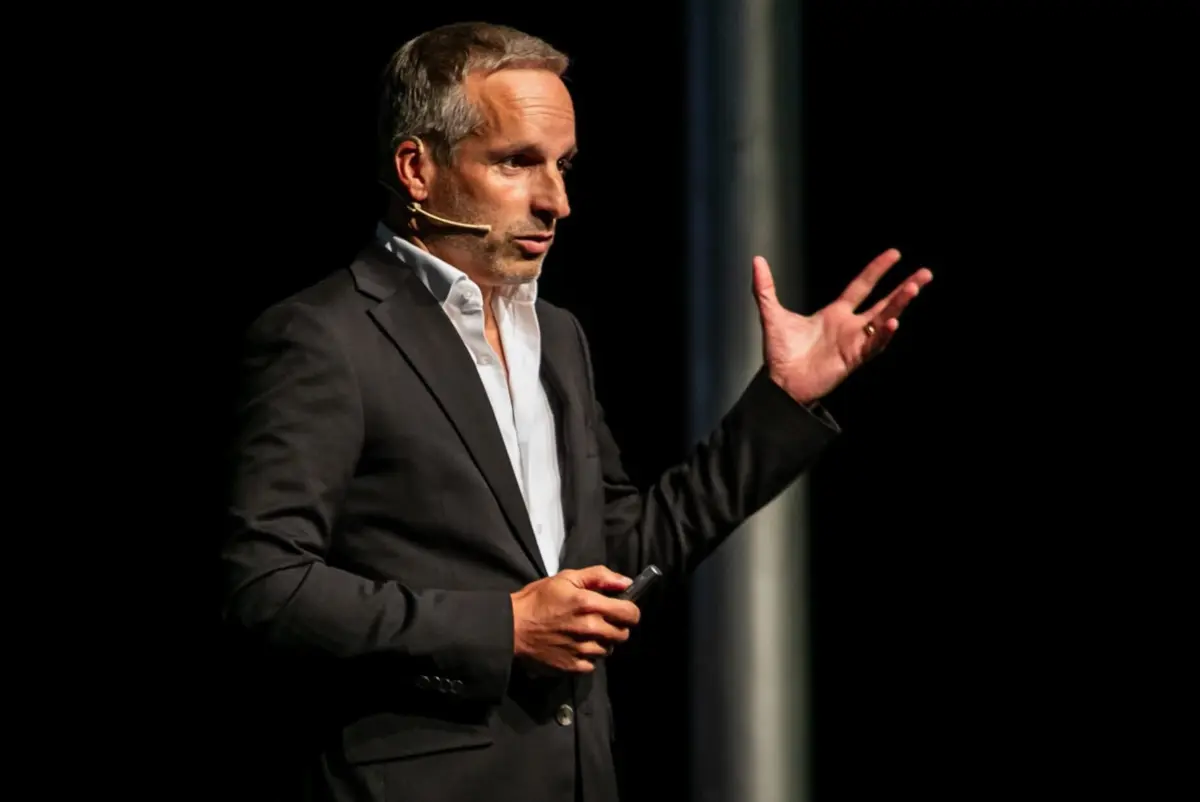 Ricardo Costa está ligado a vários negócios em diferentes setores