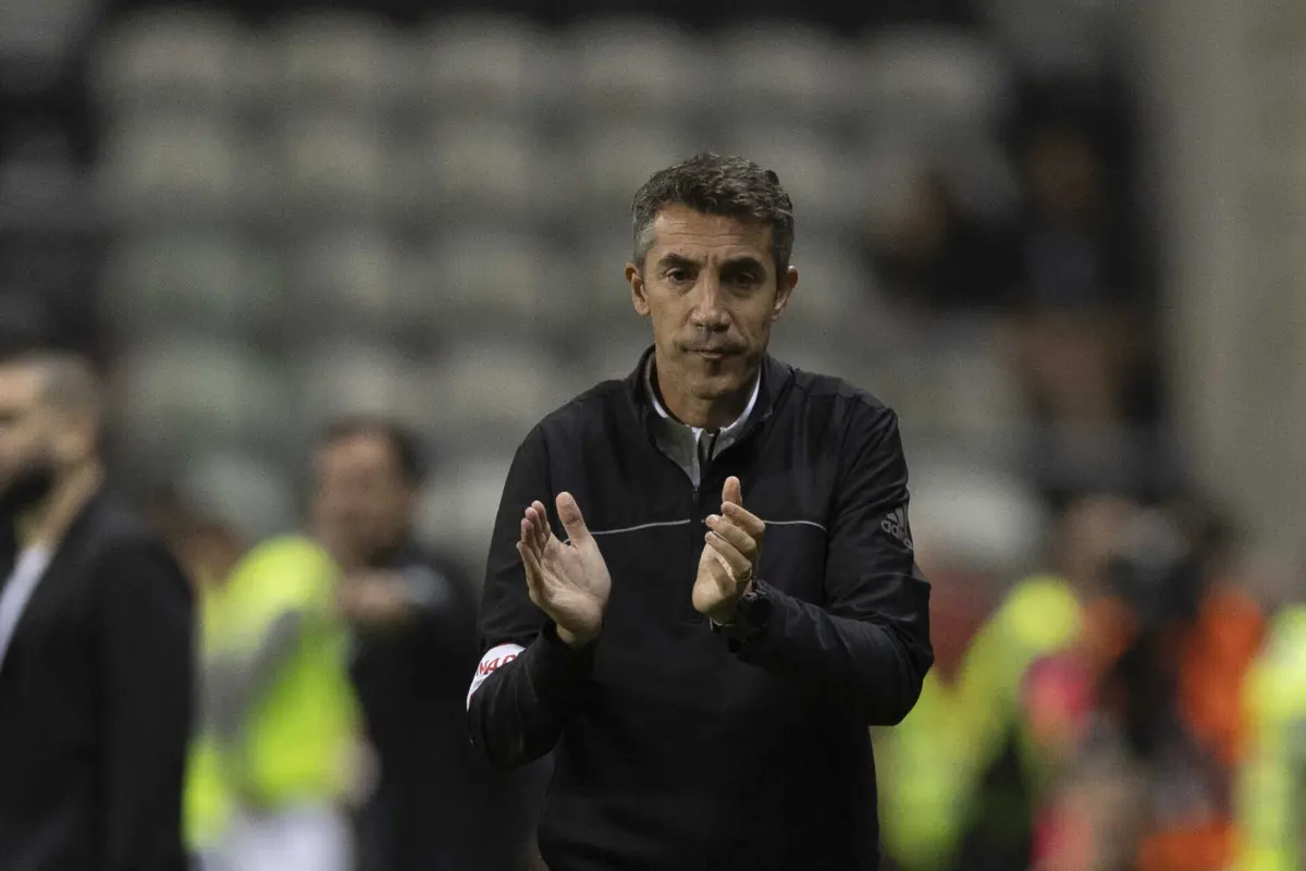 Bruno Lage venceu os três jogos disputados no regresso aos encarnados