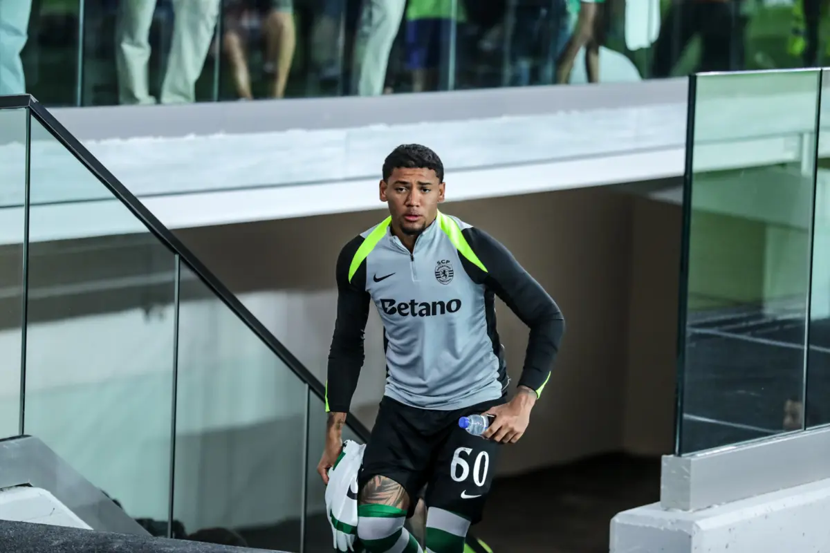 Rayan Lucas foi convocado por Rui Borges para os últimos dois compromissos