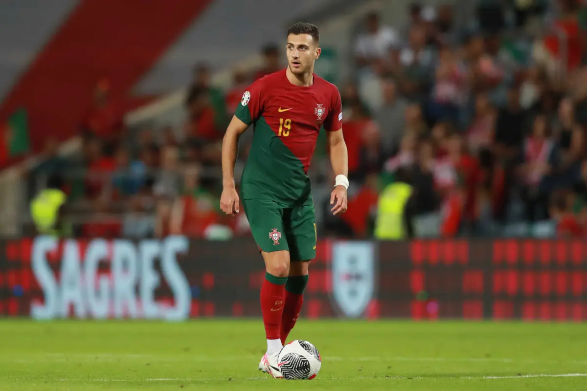 Diogo Dalot, lateral português