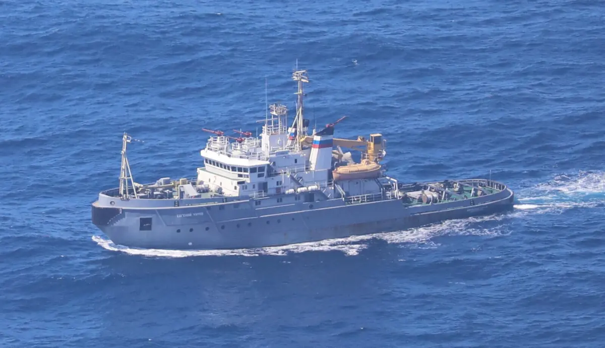 Navio rebocador Evgeniy Churov