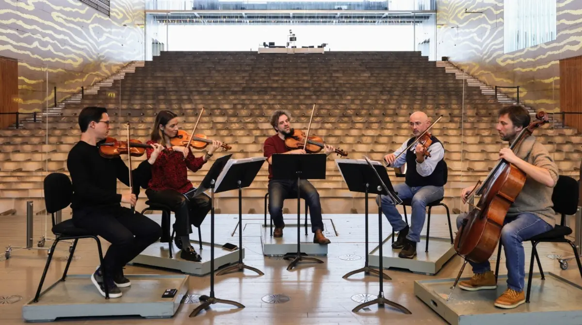 Imagem de contexto do artigo Concerto na redação JN: Solistas da Casa da Música apresentam ciclo "Café com Nata"