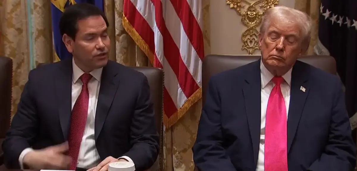 Trump foi visto a fechar os olhos em várias ocasiões durante reunião do governo na terça-feira