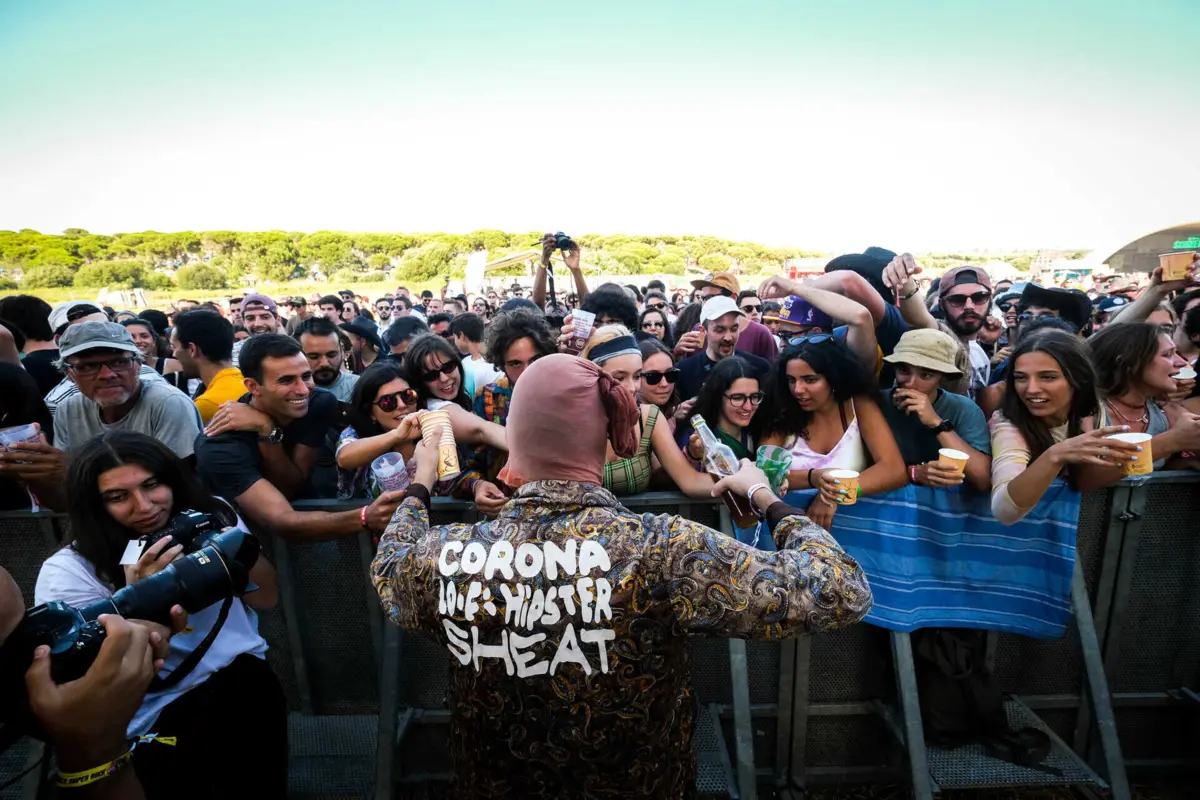 Autores de "Lo fi hipster trip" exploram, no novo disco, os resquícios de obscurantismo da identidade portuguesa