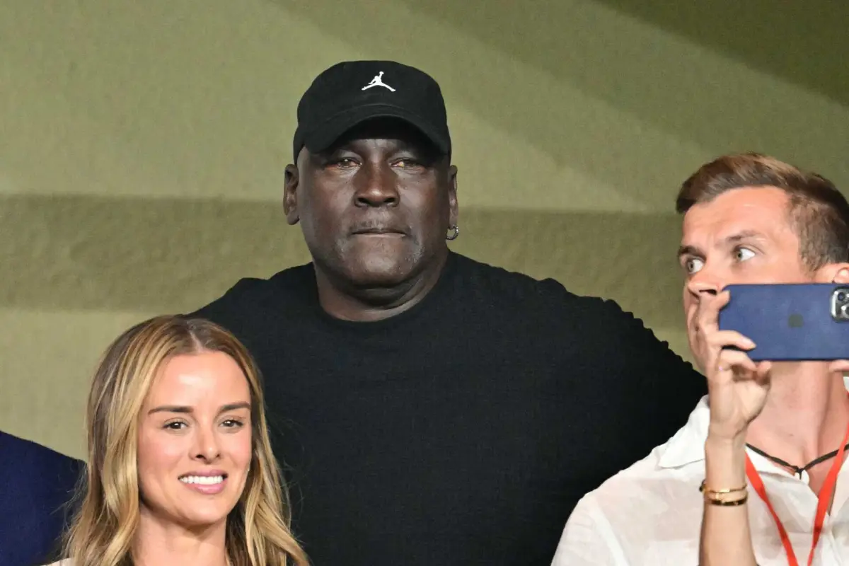 Michael Jordan esteve recentemente no Mónaco a ver o jogo de futebol com o Barcelona
