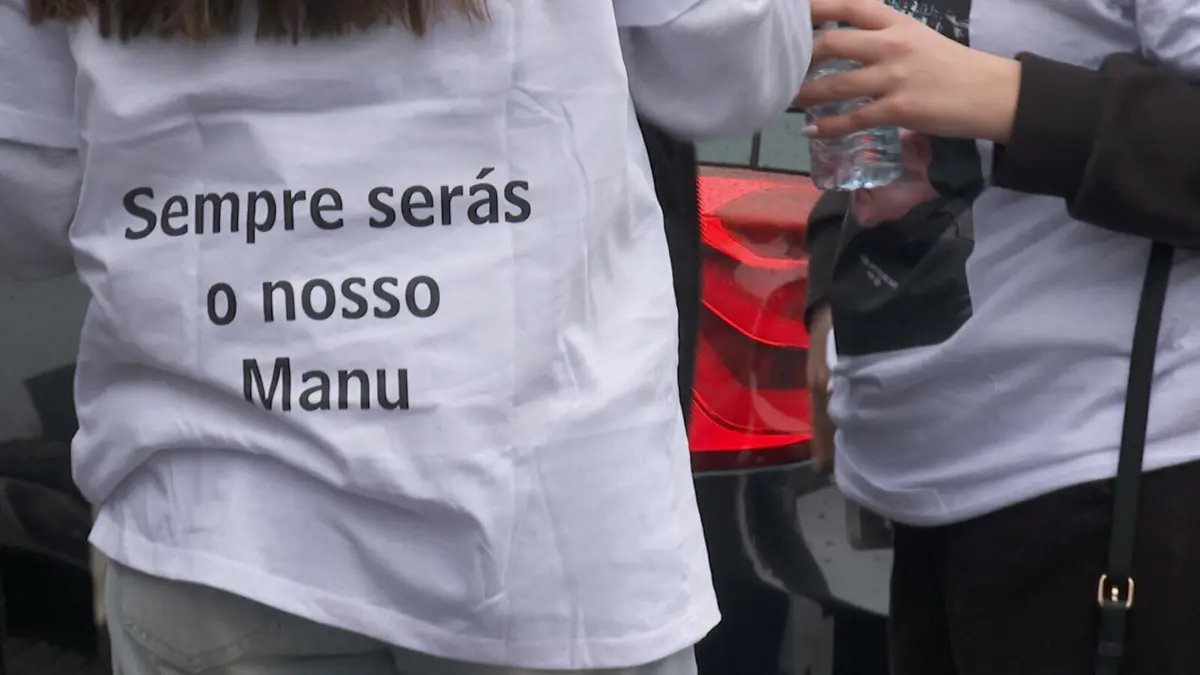 O funeral à saída da Igreja Nova de Gualtar, em Braga