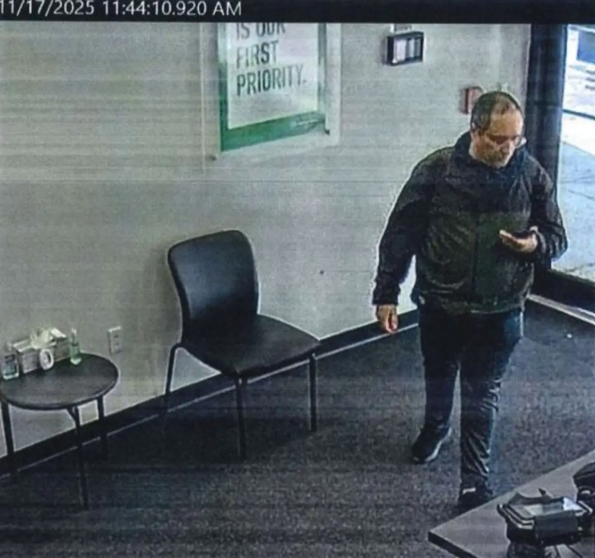 Imagens de Cláudio Neves Valente captadas por videovigilância