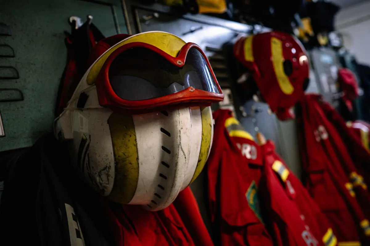 No terreno permanecem esta terça-feira 275 operacionais e 99 viaturas