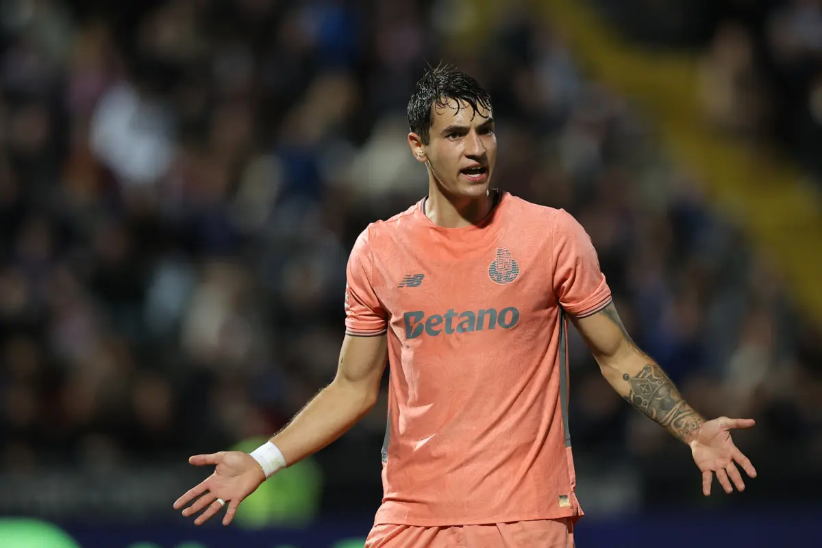 Jakub Kiwior chegou no verão proveniente do Arsenal