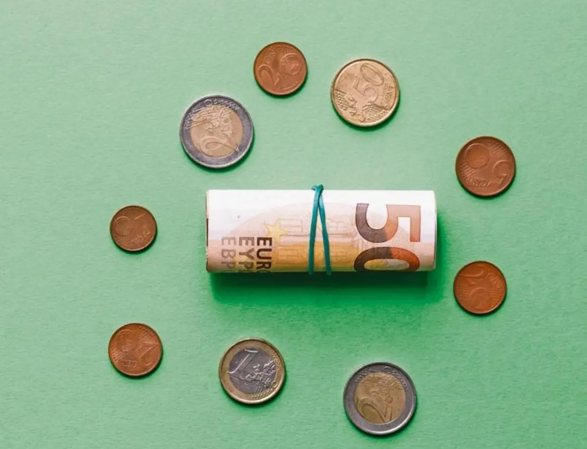 Em países onde a digitalização está menos desenvolvida, o numerário deverá manter-se dominante