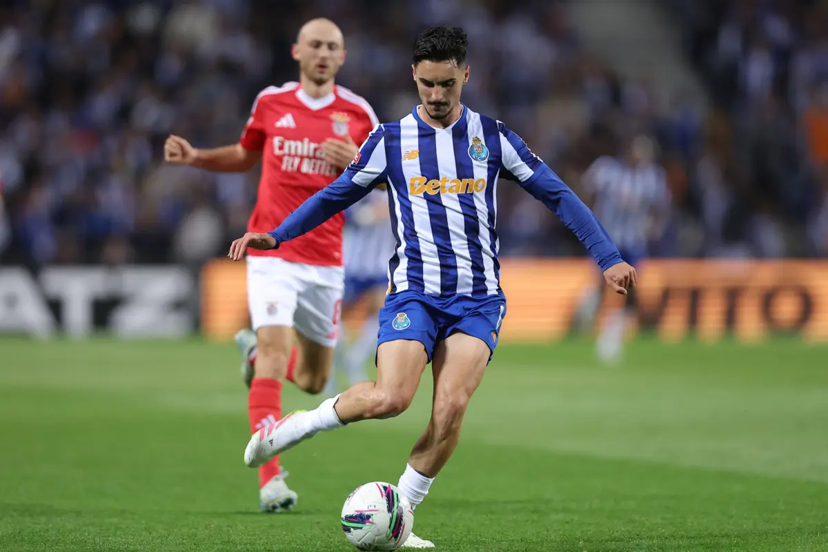 Internacional canadiano realizou 42 jogos esta época pelos azuis e brancos