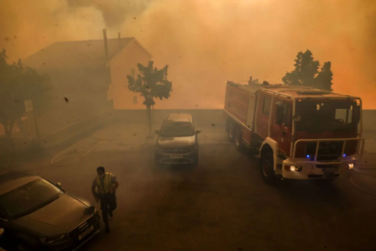 Fogo deflagrou de madrugada após uma trovoada seca