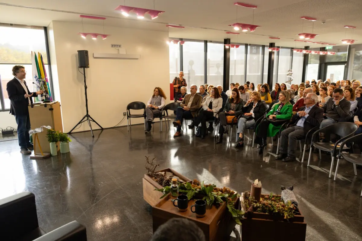 Voluntários participam frequentamente em ações de reflorestação do parque