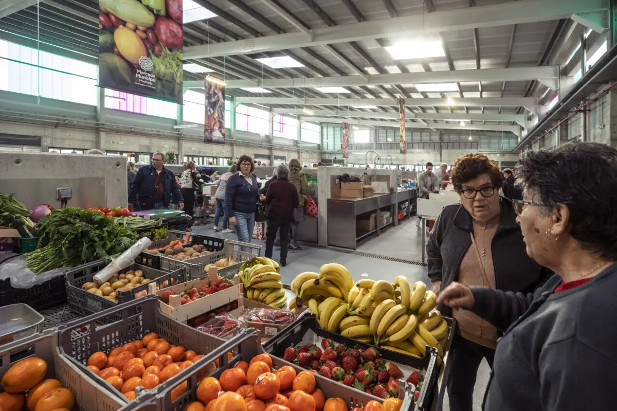 Novo espaço arrancou com 48 bancas e 10 lojas no interior