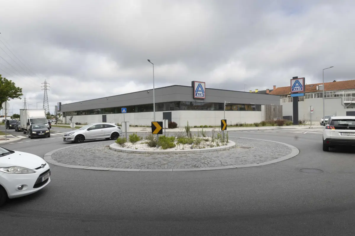 Terreno para supermercado em Guifões, Matosinhos, terá rendido uma fortuna aos arguidos